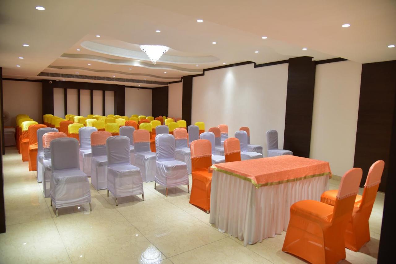 Hotel Crystal Grand Haldwāni Zewnętrze zdjęcie