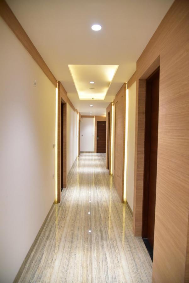 Hotel Crystal Grand Haldwāni Zewnętrze zdjęcie