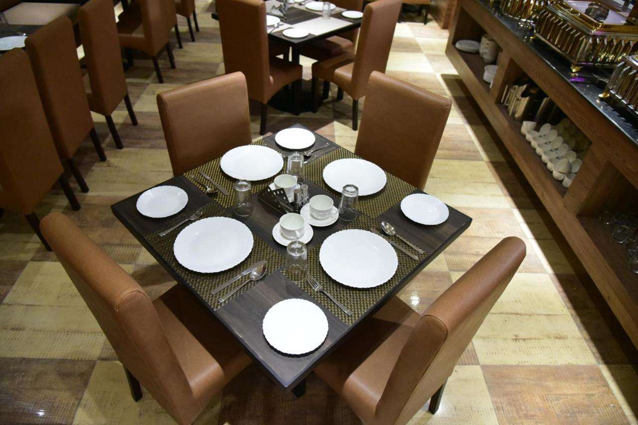 Hotel Crystal Grand Haldwāni Zewnętrze zdjęcie