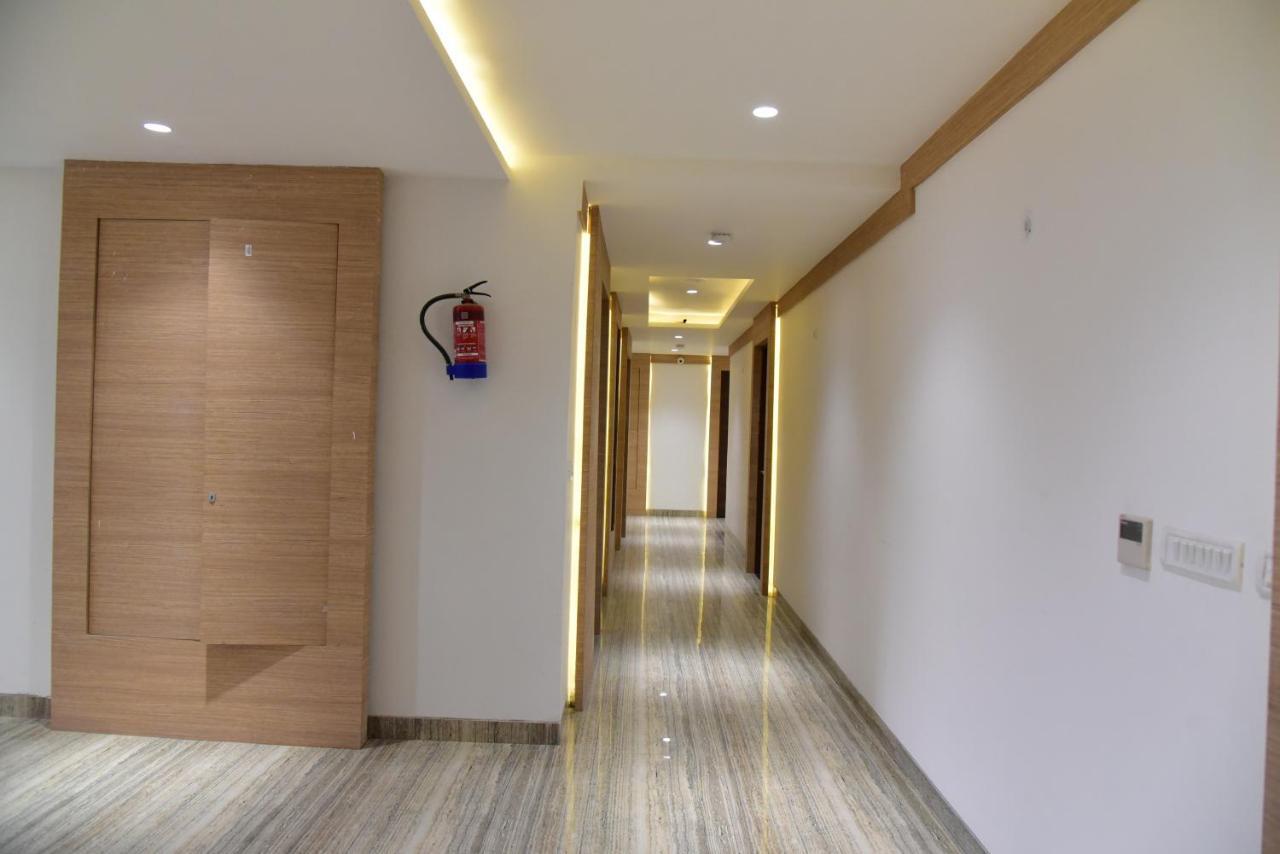 Hotel Crystal Grand Haldwāni Zewnętrze zdjęcie